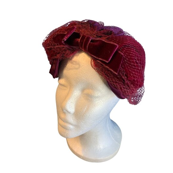 Ladies Red Velvet and Satin Hat with Netting Union Made Vintage - Picture 1 of 9
